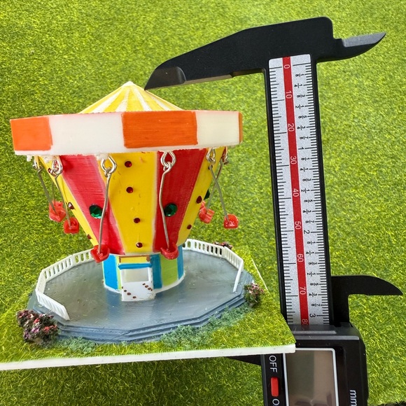 Merry go round Train layout scale N Carnival carousel Chairoplane Amusement ride - Picture 9 of 9